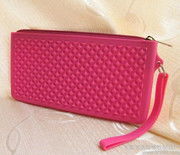 硅膠拉鏈包的相冊圖片賞析——東莞寶達(dá)硅橡膠制品廠優(yōu)質(zhì)產(chǎn)品展示